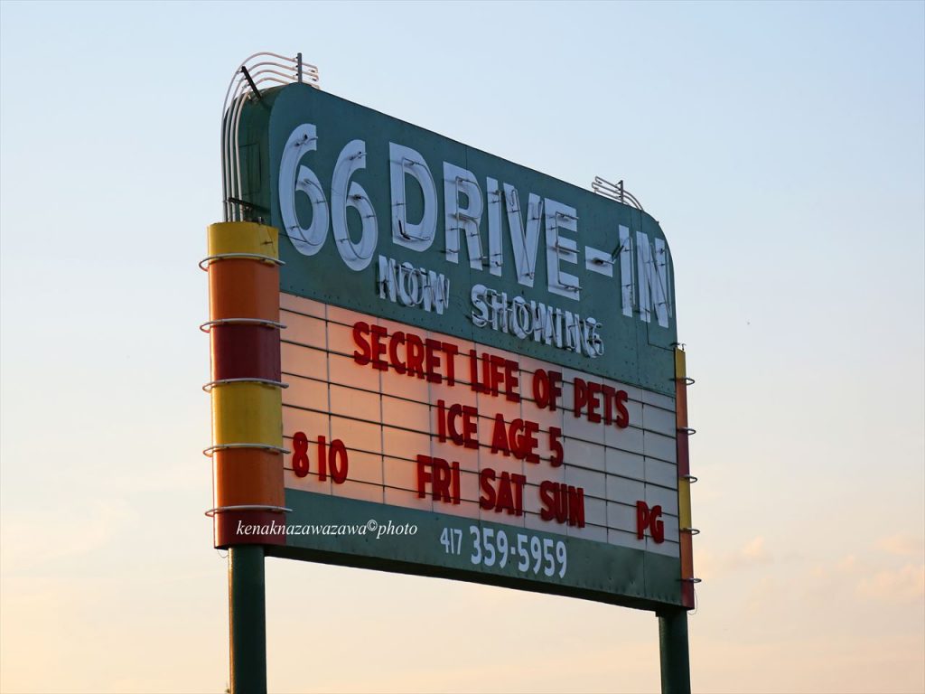 ルート66ドライブインシアター
