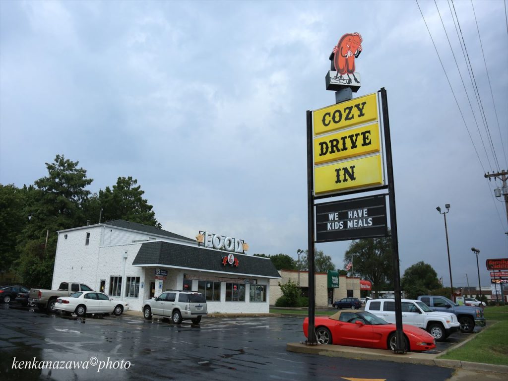 コージー・ドッグ・ドライブイン