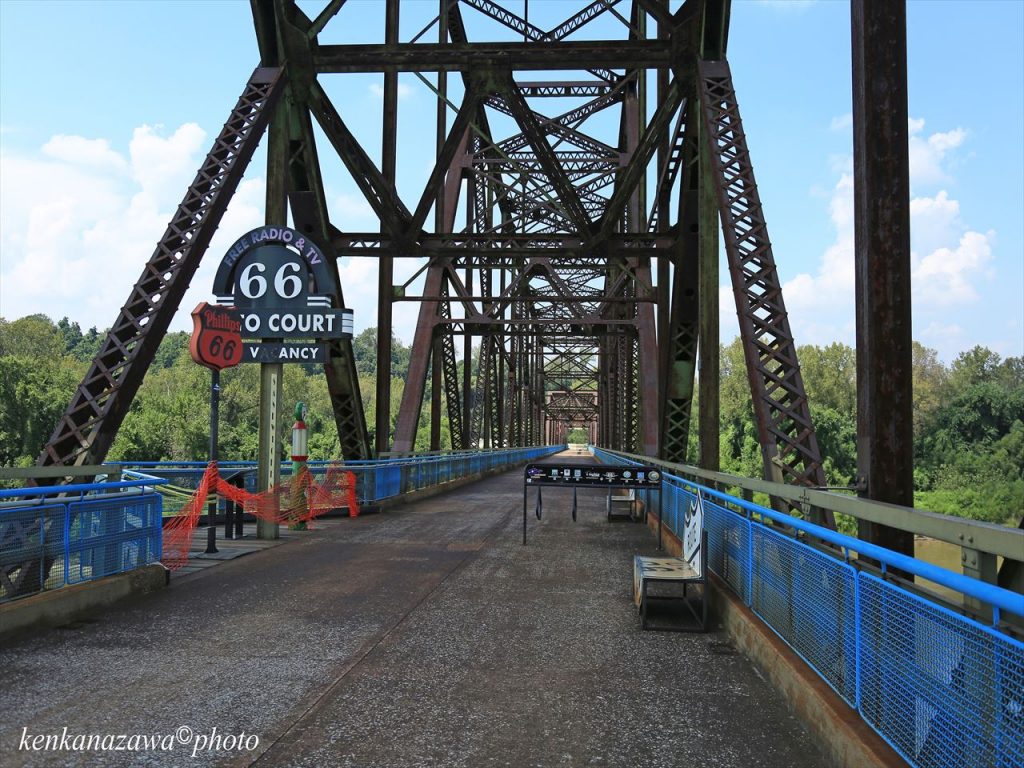 チェーン ・オブ・ ロック・ブリッジ
