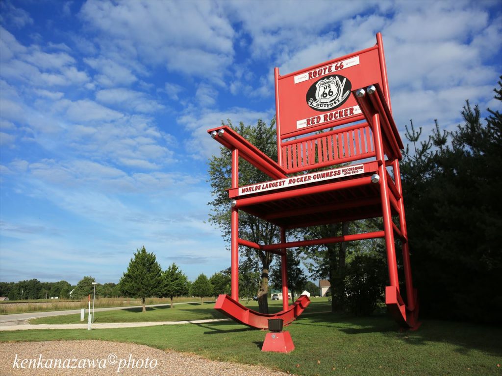 ルート66ファニング 世界最大のロッキングチェア