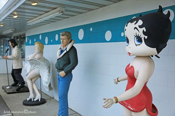 ポーク・ア・ドッツ・ドライブイン
Polk-A-Dot Drive-In