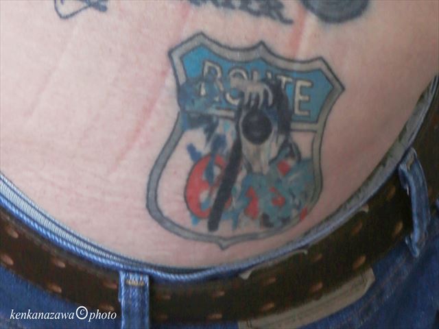 タッウーマン ロン・ジョーンズ