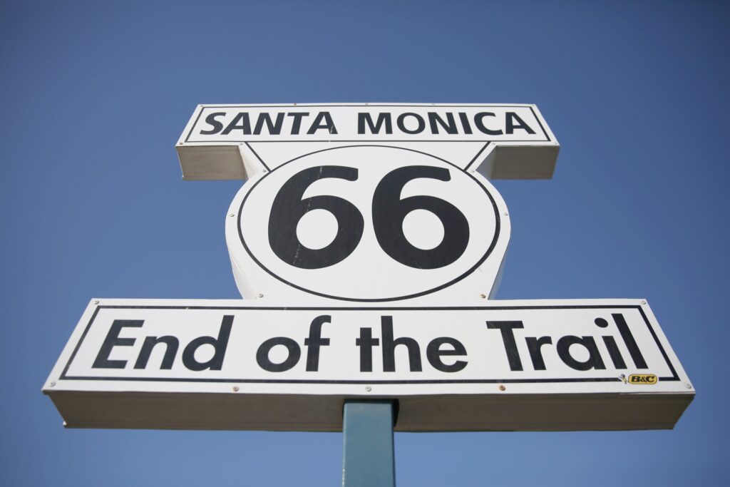 US. ROUTE66 道路標識 本物の形 アメリカの道路標識 アメリカから荷物📦1 トラフィックサインRUTE66